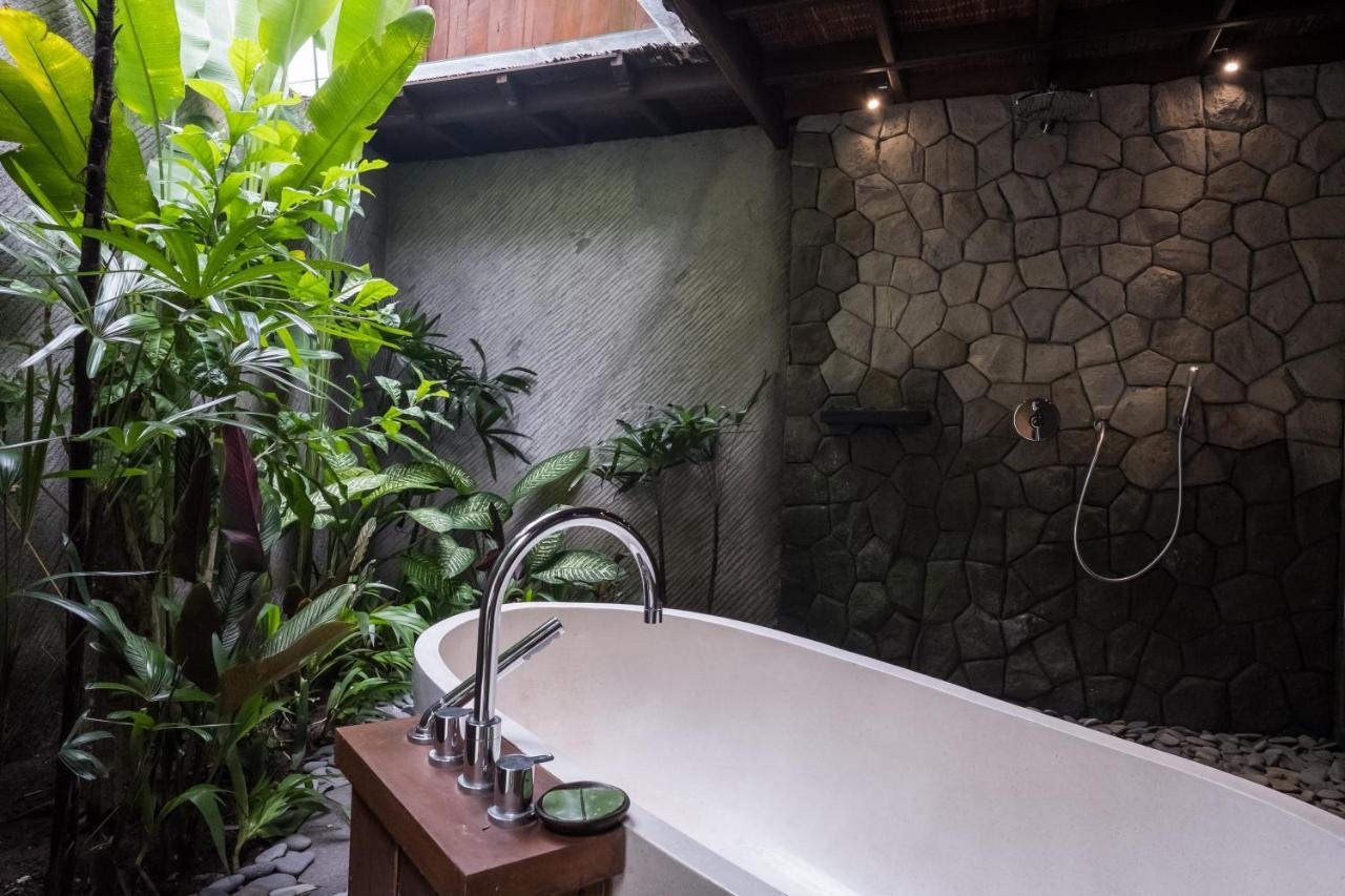 Benisari Batik Garden Cottage ウブド エクステリア 写真